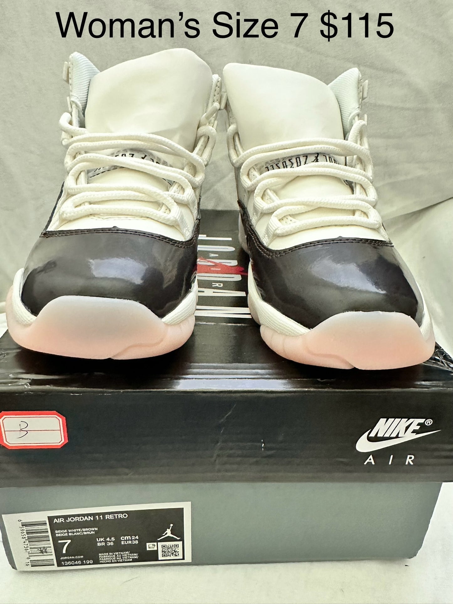 Nike Air Jordan Retro 11 Neapolitan