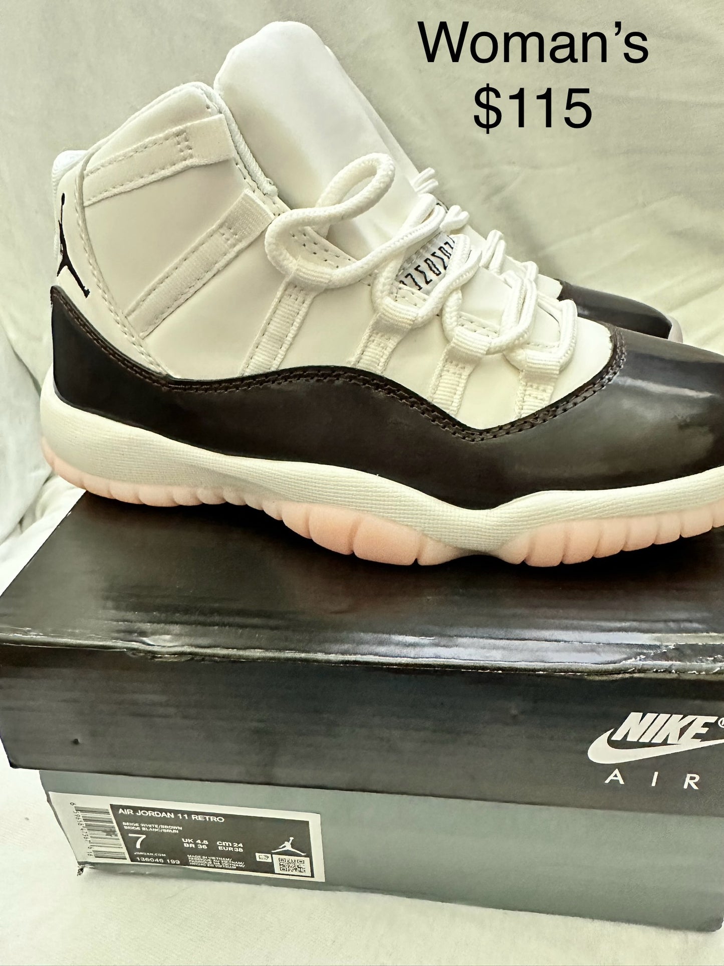 Nike Air Jordan Retro 11 Neapolitan