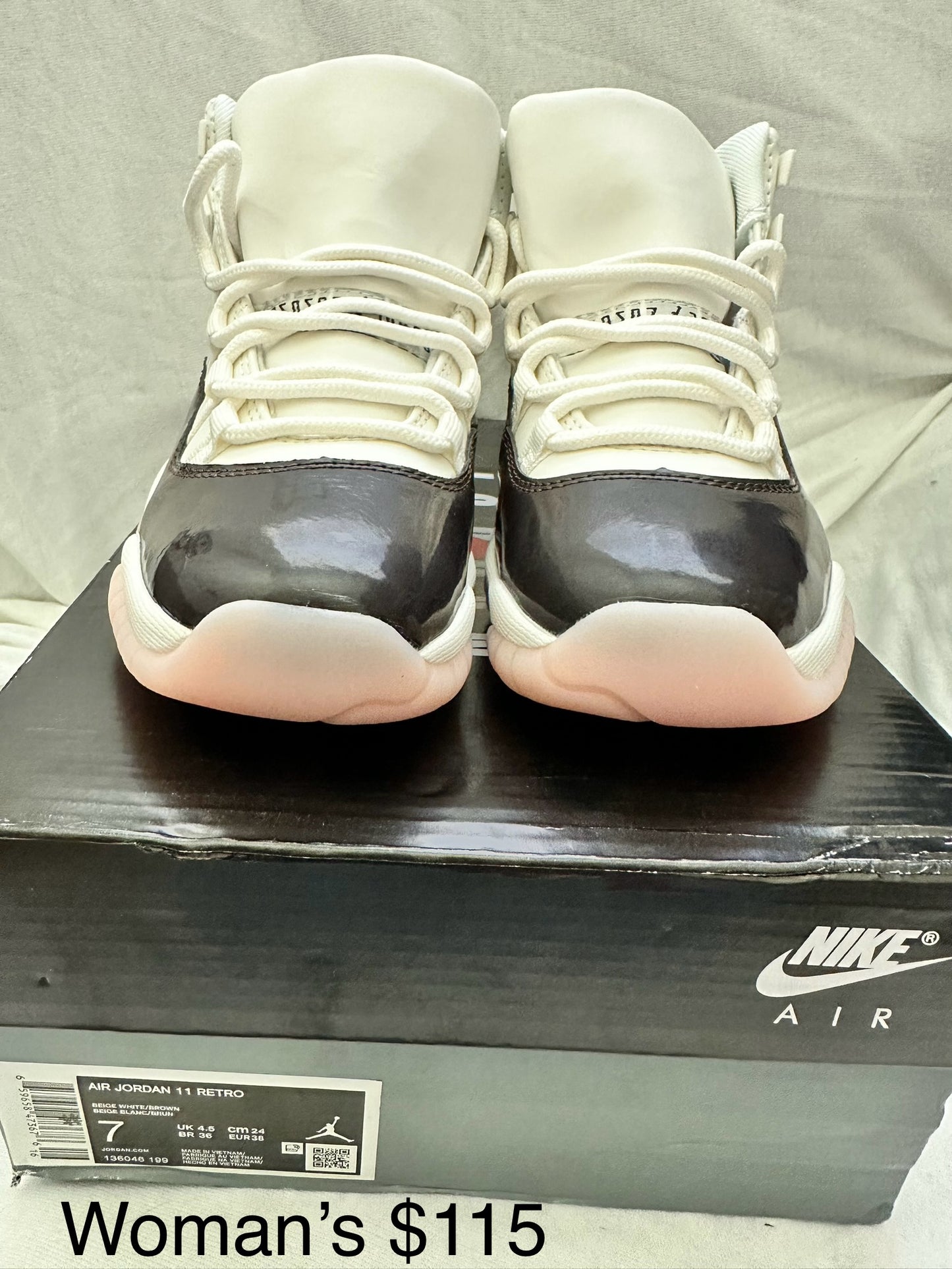 Nike Air Jordan Retro 11 Neapolitan