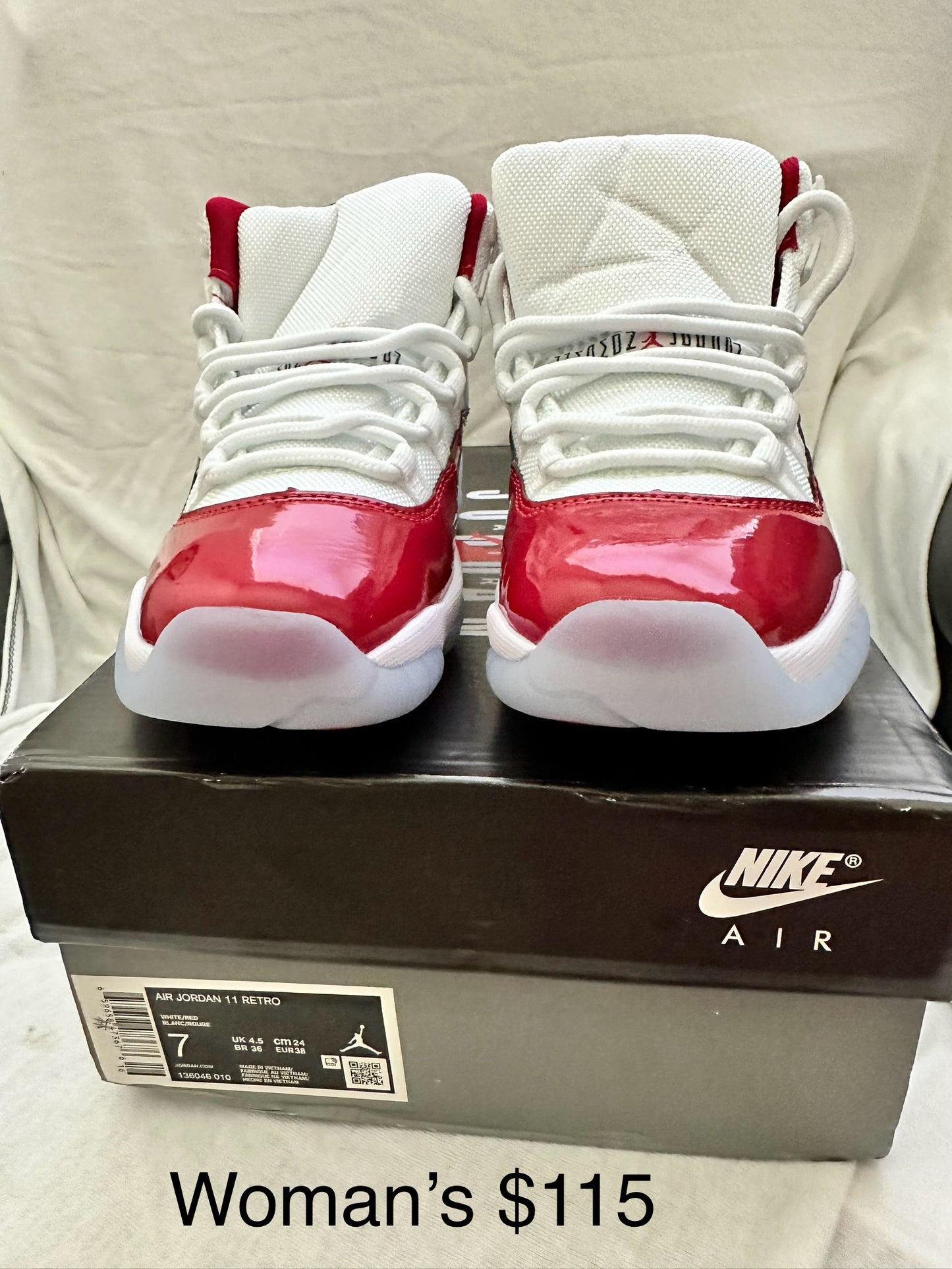 Nike Air Jordan Retro 11 Cherry
