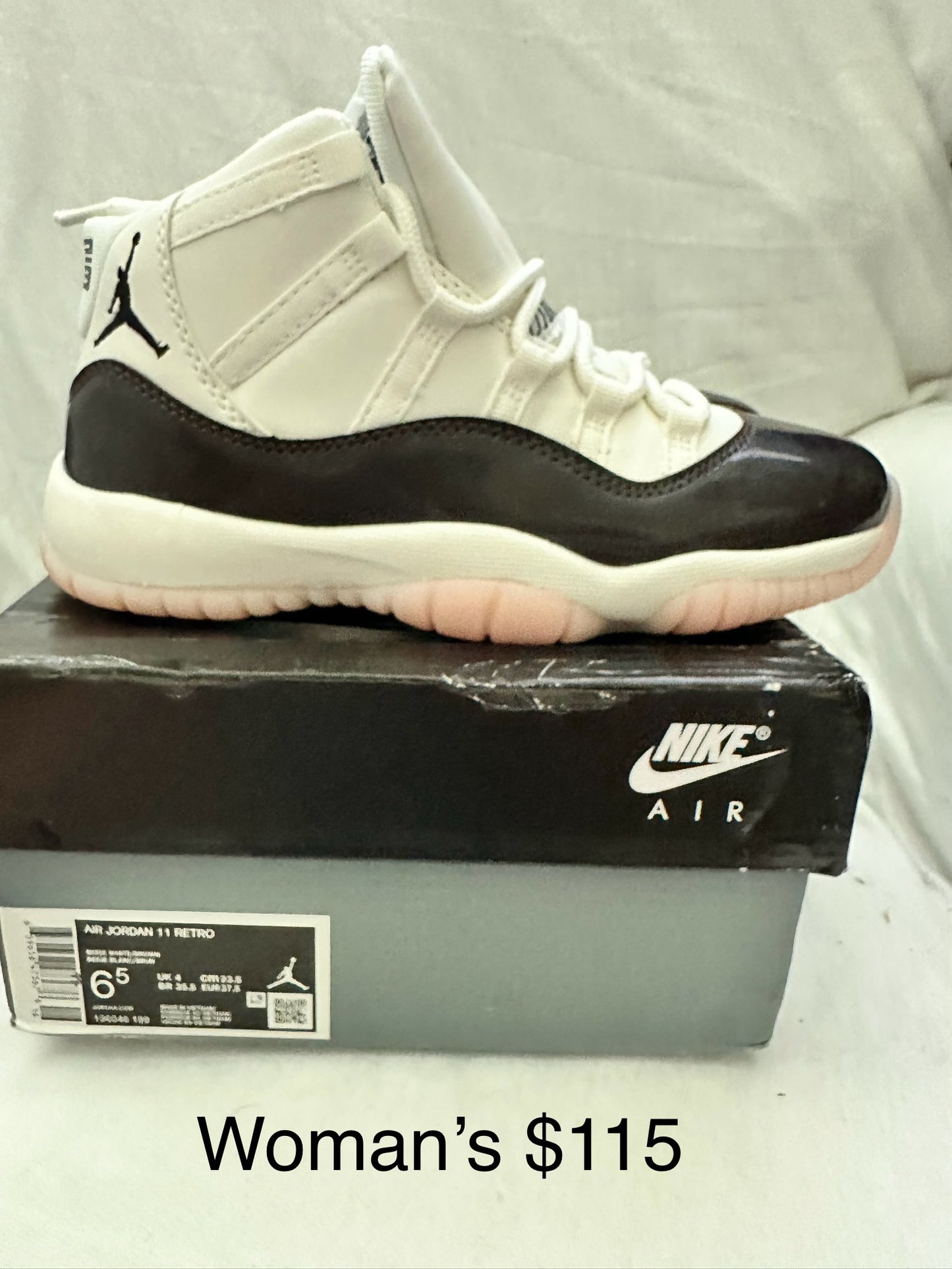 Nike Air Jordan Retro 11 Neapolitan
