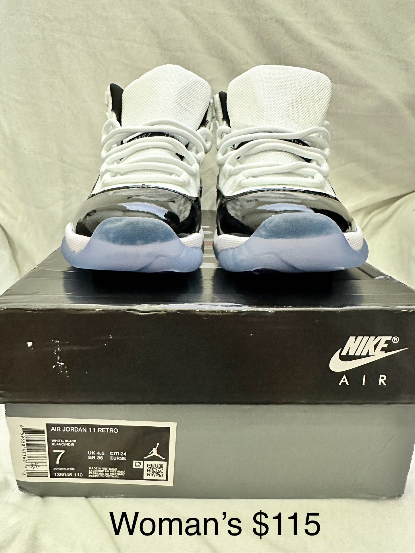 Nike Air Jordan Retro 11 Concord